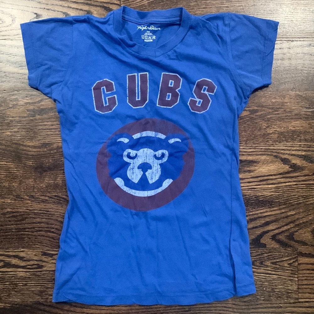 Cubs T